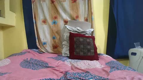 Snapshot of indiancumking chatting on January 24, 2025, 1:24 am inindiancumking online show from January 24, 2025, 1:24 am