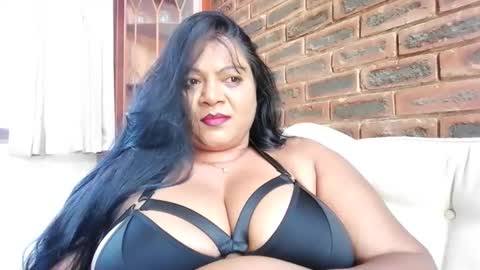 Snapshot of indiandelia chatting on September 18, 2025, 8:38 am indiandelia online show from September 18, 2025, 8:38 am