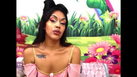 Lia online show from November 8, 2025, 11:21 am