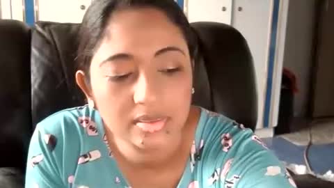 Snapshot of indianplaygal69 chatting on October 10, 2025, 5:17 am Indianpalgal69 online show from October 10, 2025, 5:17 am