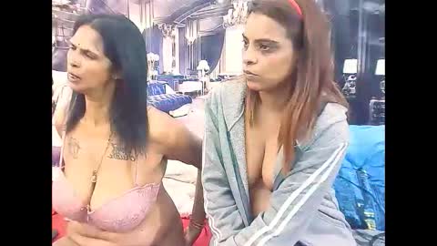 indiansexyass4u2luv online show from March 3, 2026, 7:36 am