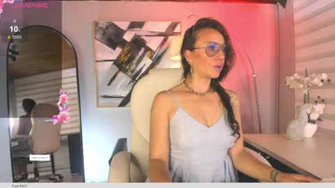 Indigo Wild  online show from May 20, 2026, 2:51 am