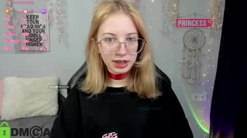 Mia online show from April 4, 2026, 12:24 pm