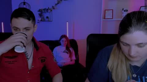 inga_gree online show from April 15, 2026, 7:58 pm