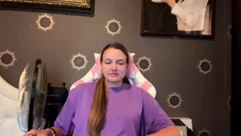 Emmi online show from July 16, 2026, 4:35 pm
