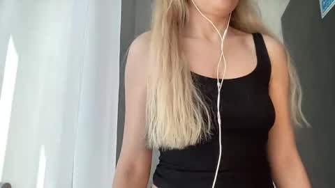 iniva05 online show from April 14, 2026, 10:32 am