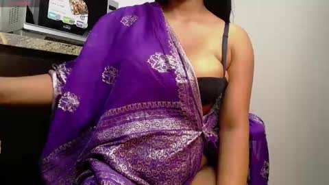 Iniya online show from February 19, 2026, 7:43 pm