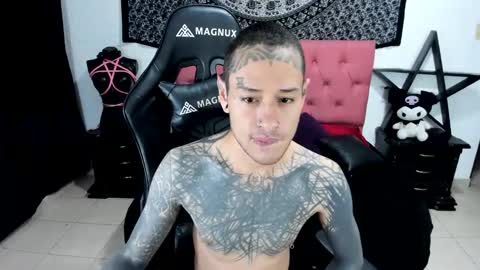 Snapshot of ink_u_buzz chatting on January 1, 2025, 1:58 am Dani online show from January 1, 2025, 1:58 am