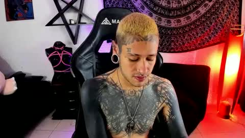 Snapshot of ink_u_buzz chatting on September 27, 2025, 8:03 pm Dani online show from September 27, 2025, 8:03 pm