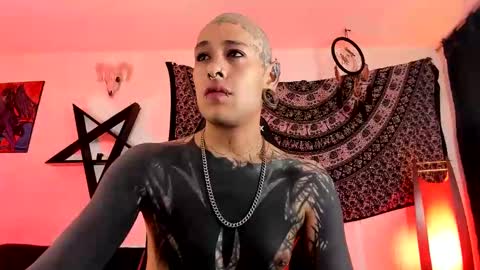 Snapshot of ink_u_buzz chatting on November 10, 2025, 4:55 am Dani online show from November 10, 2025, 4:55 am