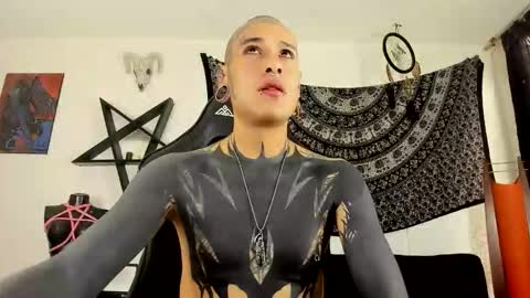 Dani  online show from November 28, 2025, 8:00 pm