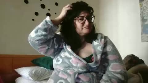 inna46_ online show from April 10, 2026, 11:15 am