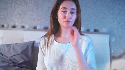 Snapshot of innnita chatting on October 9, 2025, 3:43 pm Lina online show from October 9, 2025, 3:43 pm