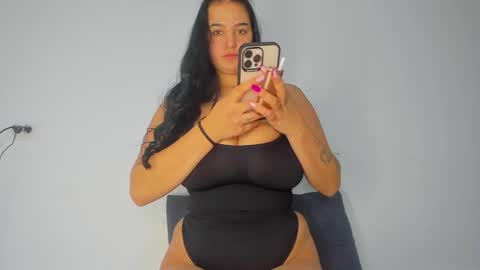 Snapshot of innocent__student18 chatting on October 25, 2025, 9:53 pm ALESSIA online show from October 25, 2025, 9:53 pm