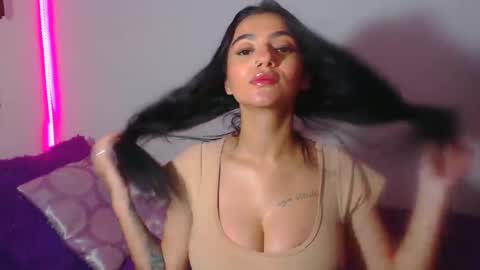 Snapshot of innocent_fox chatting on May 21, 2026, 10:17 pm Abril online show from May 21, 2026, 10:17 pm