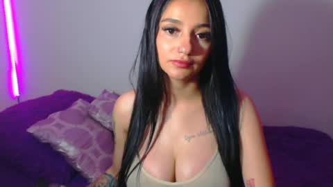 Snapshot of innocent_fox chatting on June 19, 2026, 11:30 pm Abril online show from June 19, 2026, 11:30 pm