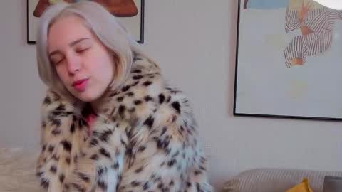 Snapshot of innocent_girll chatting on February 26, 2026, 3:16 am Kate online show from February 26, 2026, 3:16 am