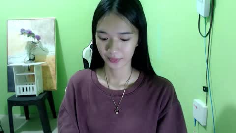 Snapshot of innocent_reign69 chatting on October 26, 2025, 1:44 am Reign online show from October 26, 2025, 1:44 am