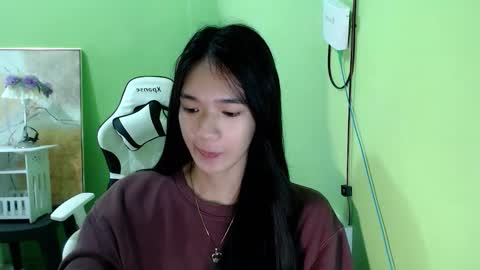 Snapshot of innocent_reign69 chatting on November 12, 2025, 8:41 pm Reign online show from November 12, 2025, 8:41 pm