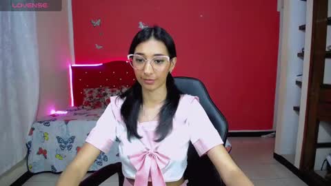 Snapshot of inocent_luna chatting on January 27, 2025, 12:12 am Luna moon online show from January 27, 2025, 12:12 am