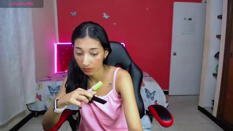 Snapshot of inocent_luna chatting on March 8, 2025, 7:05 am Luna moon online show from March 8, 2025, 7:05 am