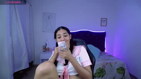 Snapshot of inocent_luna chatting on December 20, 2025, 4:52 am Luna moon online show from December 20, 2025, 4:52 am