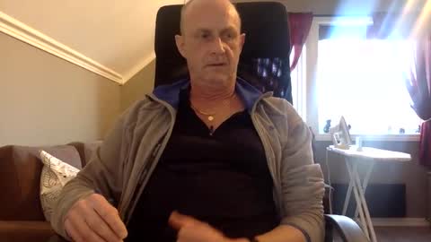 Snapshot of insignia20 chatting on December 17, 2024, 11:39 am insignia20 online show from December 17, 2024, 11:39 am
