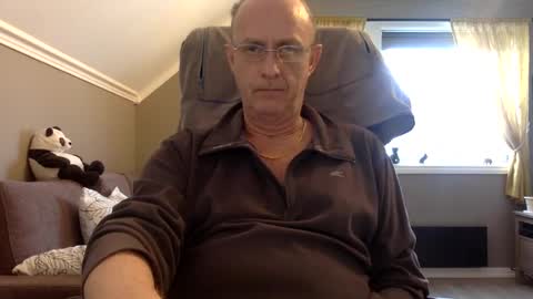 Snapshot of insignia20 chatting on January 27, 2025, 12:05 pm insignia20 online show from January 27, 2025, 12:05 pm