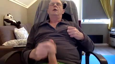 Snapshot of insignia20 chatting on March 4, 2025, 11:40 am insignia20 online show from March 4, 2025, 11:40 am