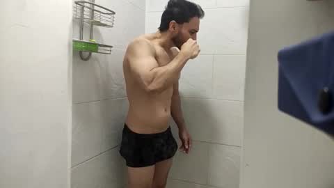 Snapshot of insistente chatting on November 24, 2025, 3:34 pm INSTAGRAM camilodlx online show from November 24, 2025, 3:34 pm