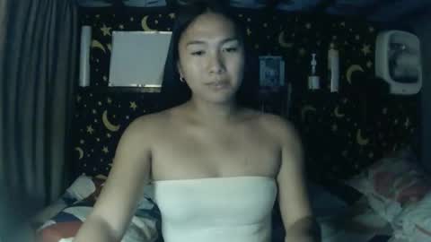 MAXINE online show from April 16, 2026, 4:41 pm