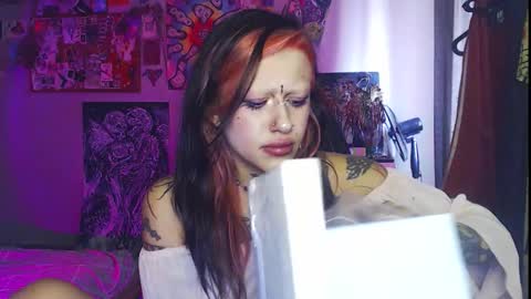 Snapshot of insunnity666 chatting on October 2, 2025, 8:43 am Insunnity666 online show from October 2, 2025, 8:43 am