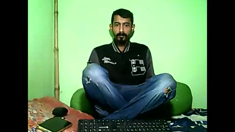 interne8famous online show from January 11, 2025, 7:49 am