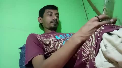 interne8famous online show from October 2, 2025, 10:11 am