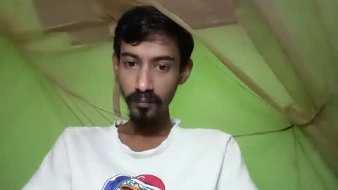 interne8famous online show from November 4, 2025, 10:14 am