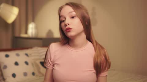 Avie online show from March 4, 2026, 7:53 pm