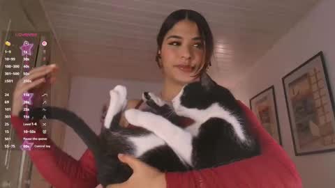 Snapshot of intim_mate_ chatting on November 10, 2025, 10:53 pm Caliope online show from November 10, 2025, 10:53 pm