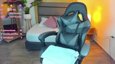 Irantzu online show from December 3, 2024, 3:22 pm