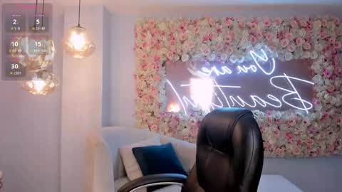 Snapshot of irinaportman chatting on October 25, 2025, 12:23 pm Irina online show from October 25, 2025, 12:23 pm