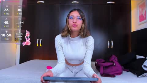 Snapshot of irirs_sex chatting on March 5, 2025, 11:06 am IrisVianca online show from March 5, 2025, 11:06 am