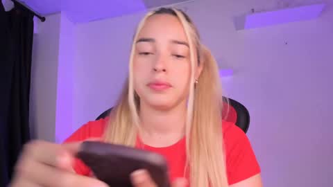 Snapshot of iris3019 chatting on February 5, 2025, 10:12 pm iris online show from February 5, 2025, 10:12 pm