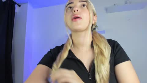 Snapshot of iris3019 chatting on February 8, 2025, 11:01 am iris online show from February 8, 2025, 11:01 am