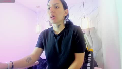 Snapshot of iris_77 chatting on October 5, 2025, 6:28 pm iris_77 online show from October 5, 2025, 6:28 pm