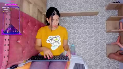 Hot Charlotte  online show from November 21, 2025, 12:15 pm