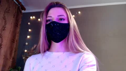 Lily online show from April 1, 2026, 4:15 pm