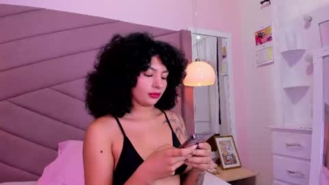 Iris Licht online show from July 4, 2026, 2:12 pm