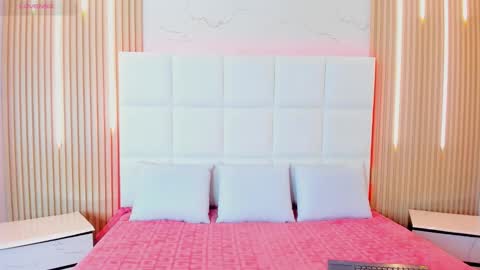 Snapshot of iris_thompson chatting on October 24, 2025, 4:42 am Iris online show from October 24, 2025, 4:42 am