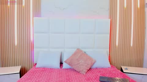 Snapshot of iris_thompson chatting on October 28, 2025, 4:27 am Iris online show from October 28, 2025, 4:27 am