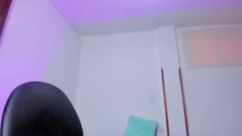 Snapshot of iris_torrez chatting on January 15, 2025, 5:05 pm Iris online show from January 15, 2025, 5:05 pm