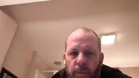 irishanimal61178 online show from June 26, 2026, 2:27 am